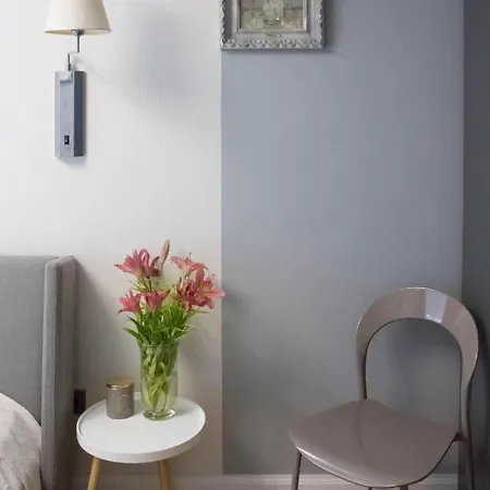 Charming In The Heart Of The Near The Botanical Garden Κίεβο